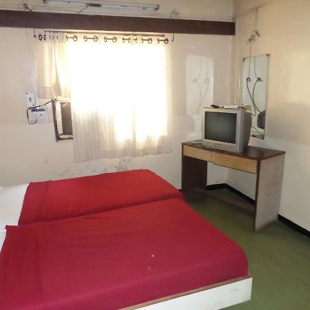 Hotel Sadanand Sāngli Extérieur photo