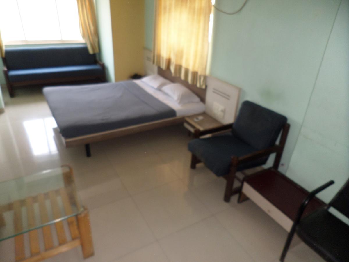 Hotel Sadanand Sāngli Extérieur photo