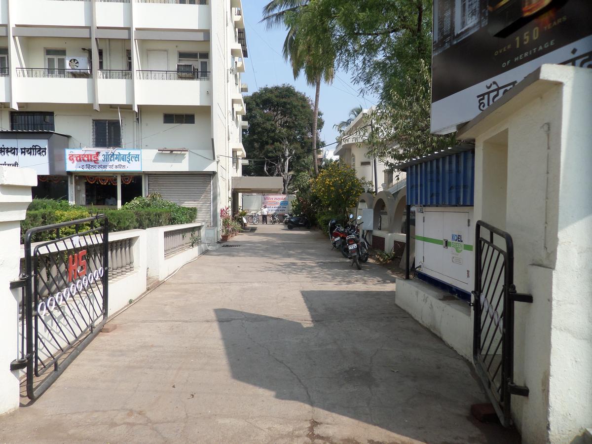 Hotel Sadanand Sāngli Extérieur photo