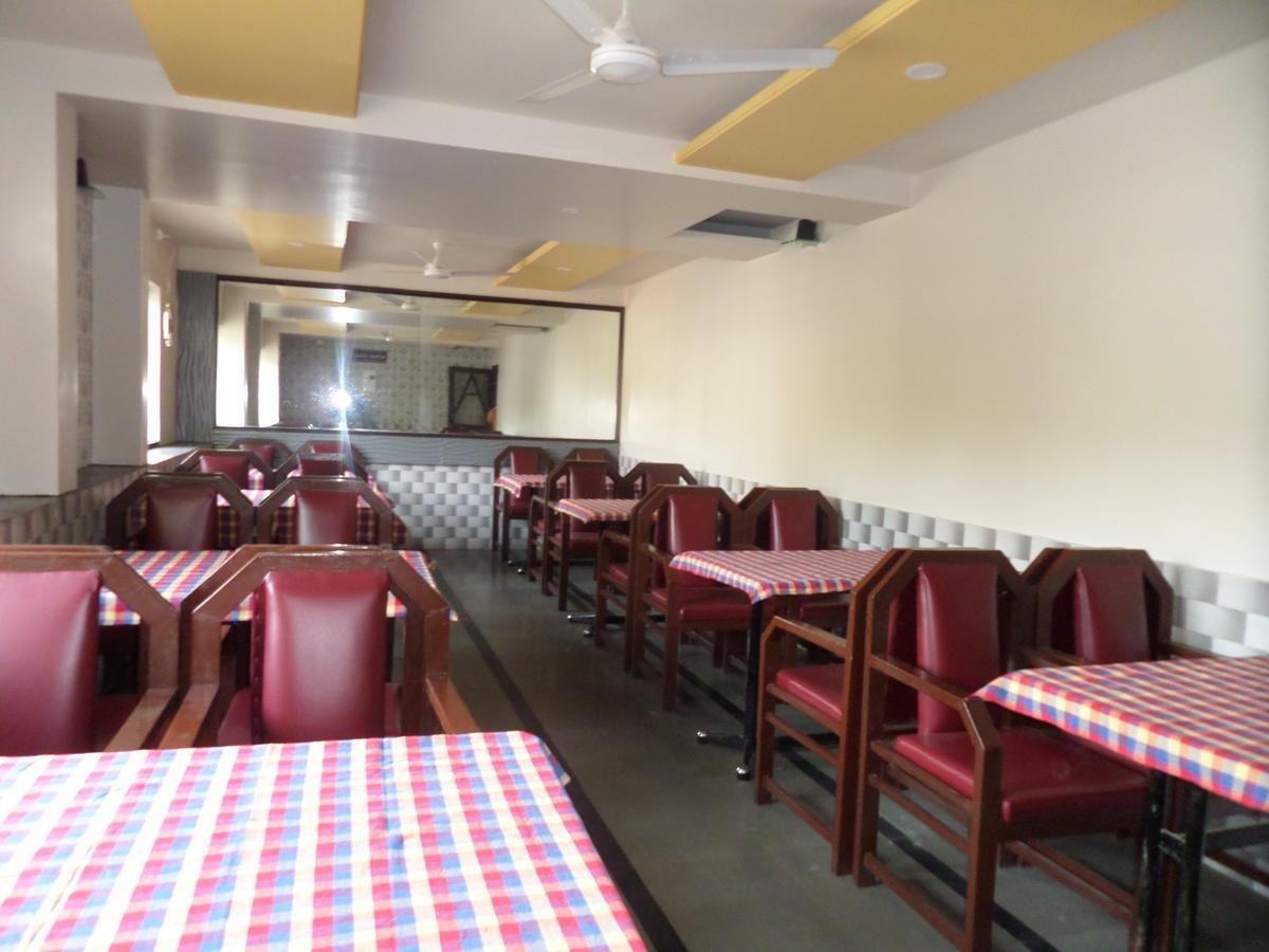 Hotel Sadanand Sāngli Extérieur photo