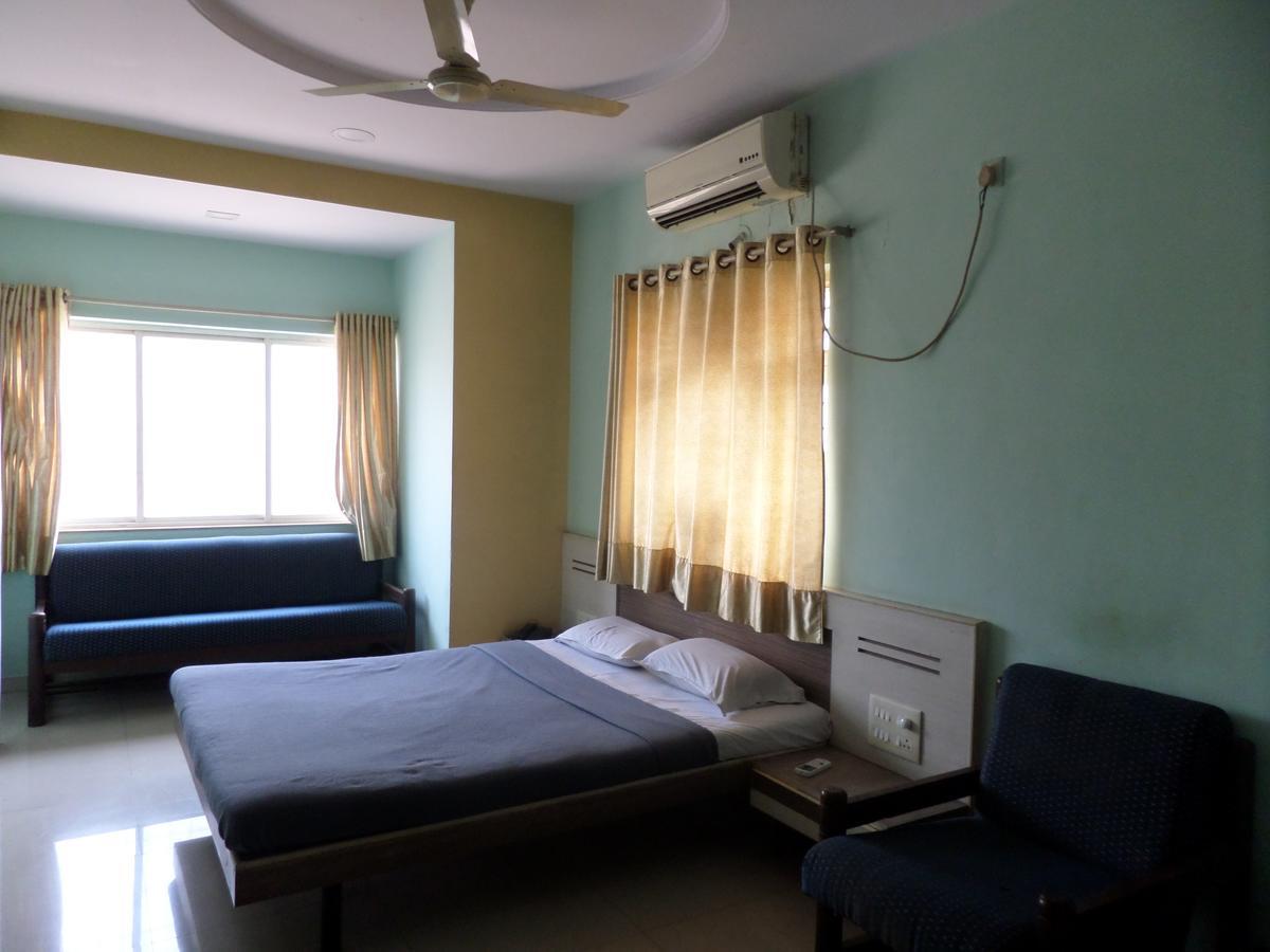 Hotel Sadanand Sāngli Extérieur photo