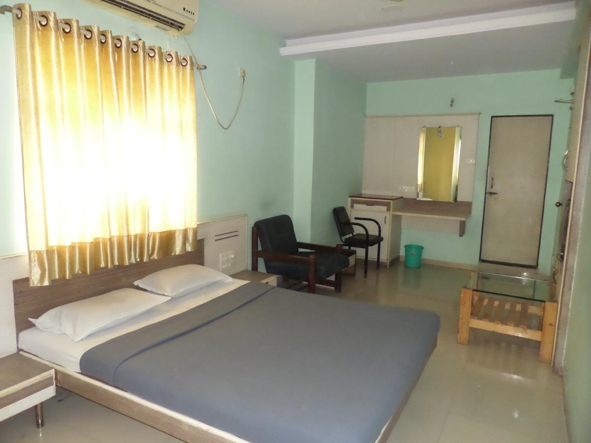 Hotel Sadanand Sāngli Extérieur photo
