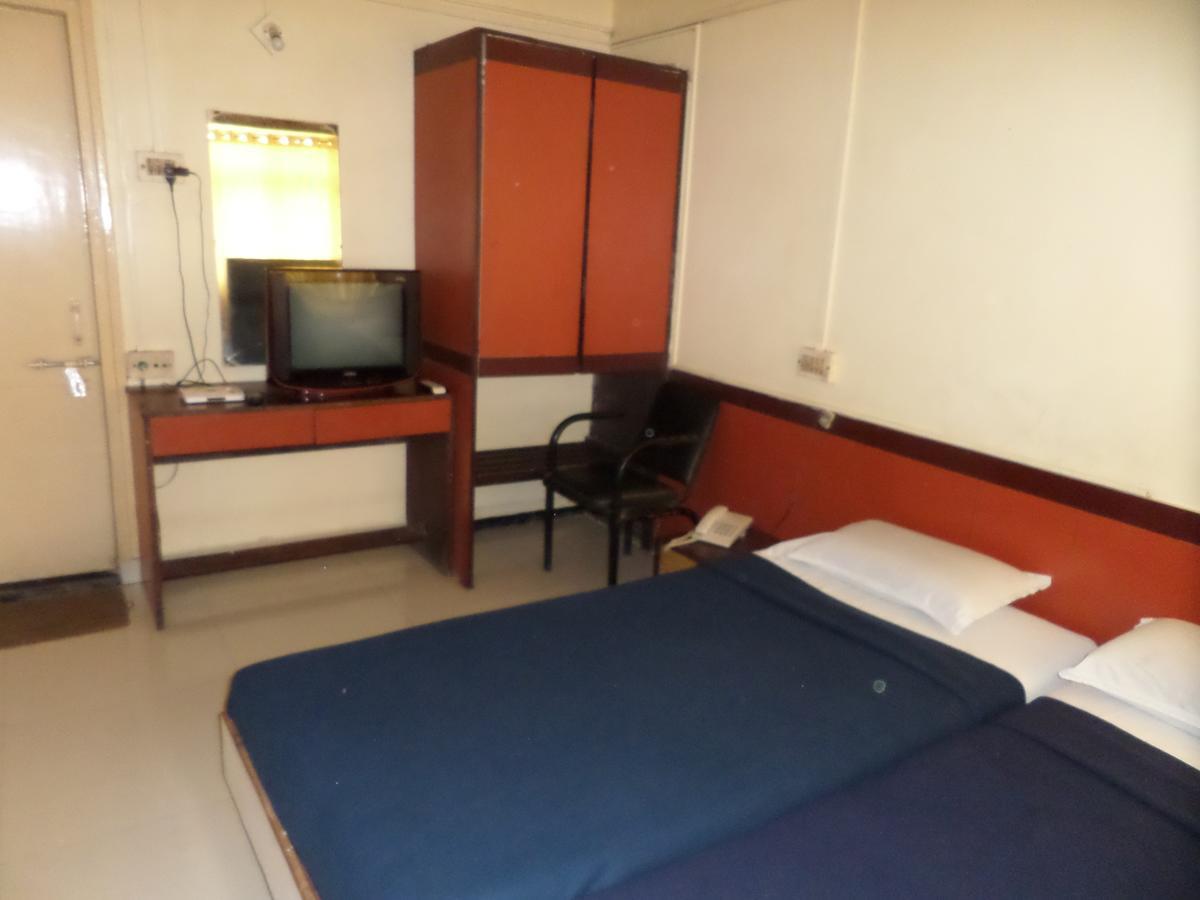 Hotel Sadanand Sāngli Extérieur photo